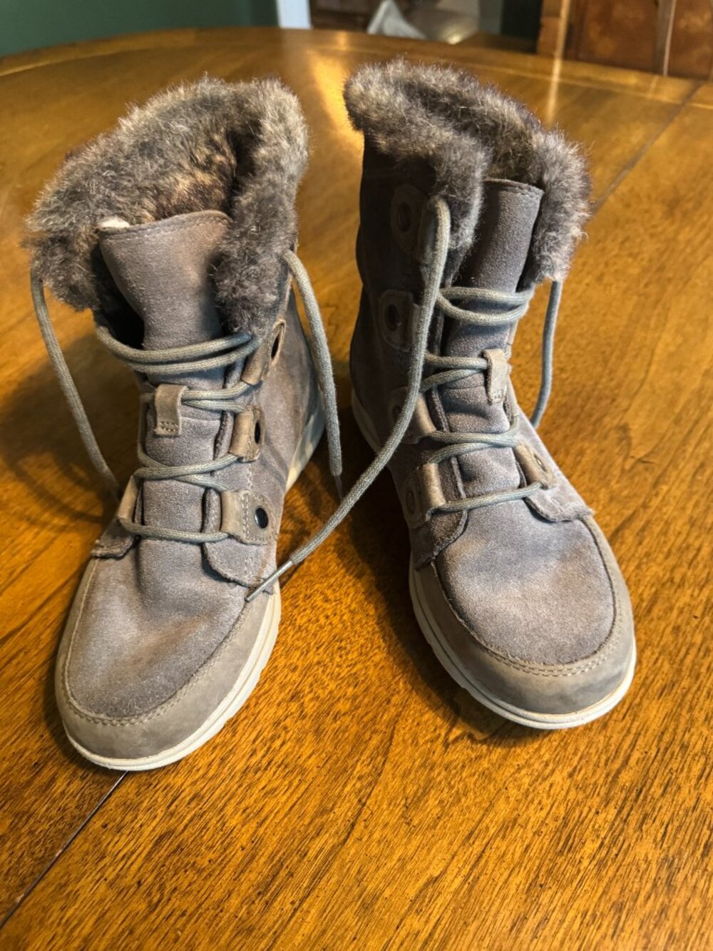 Womens Sorel Explorer Joan Boots Size 7 Grey Suede